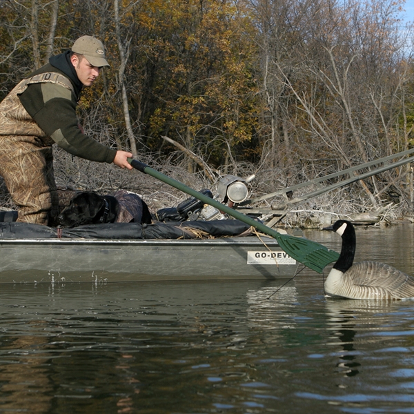 Prairiewind Decoys. TracLoc Push Pole by Avery Outdoors